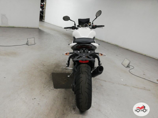 Мотоцикл TRIUMPH Speed Triple 2011, БЕЛЫЙ пробег 29756 | Мототека